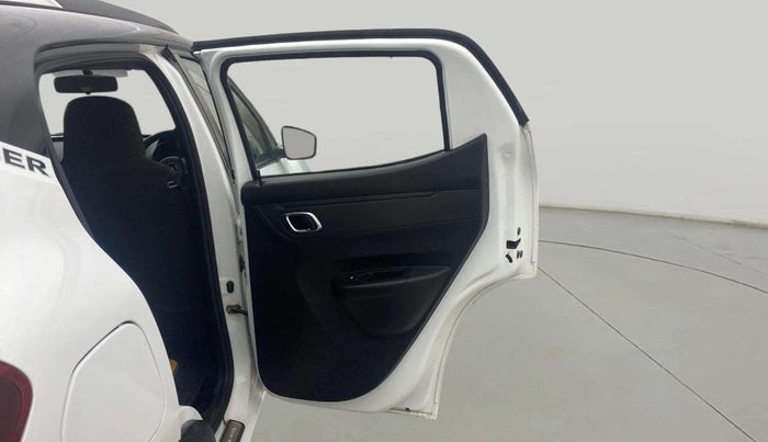 2022 Renault Kwid CLIMBER 1.0 AMT Dual Tone , Petrol, Automatic, 32,965 km, RHS Rear Door