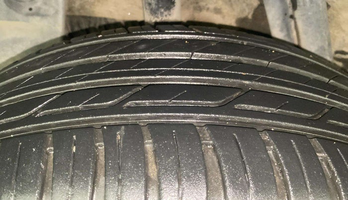 2013 Nissan Terrano XL (P), Petrol, Manual, 51,176 km, Right Rear Tyre Tread