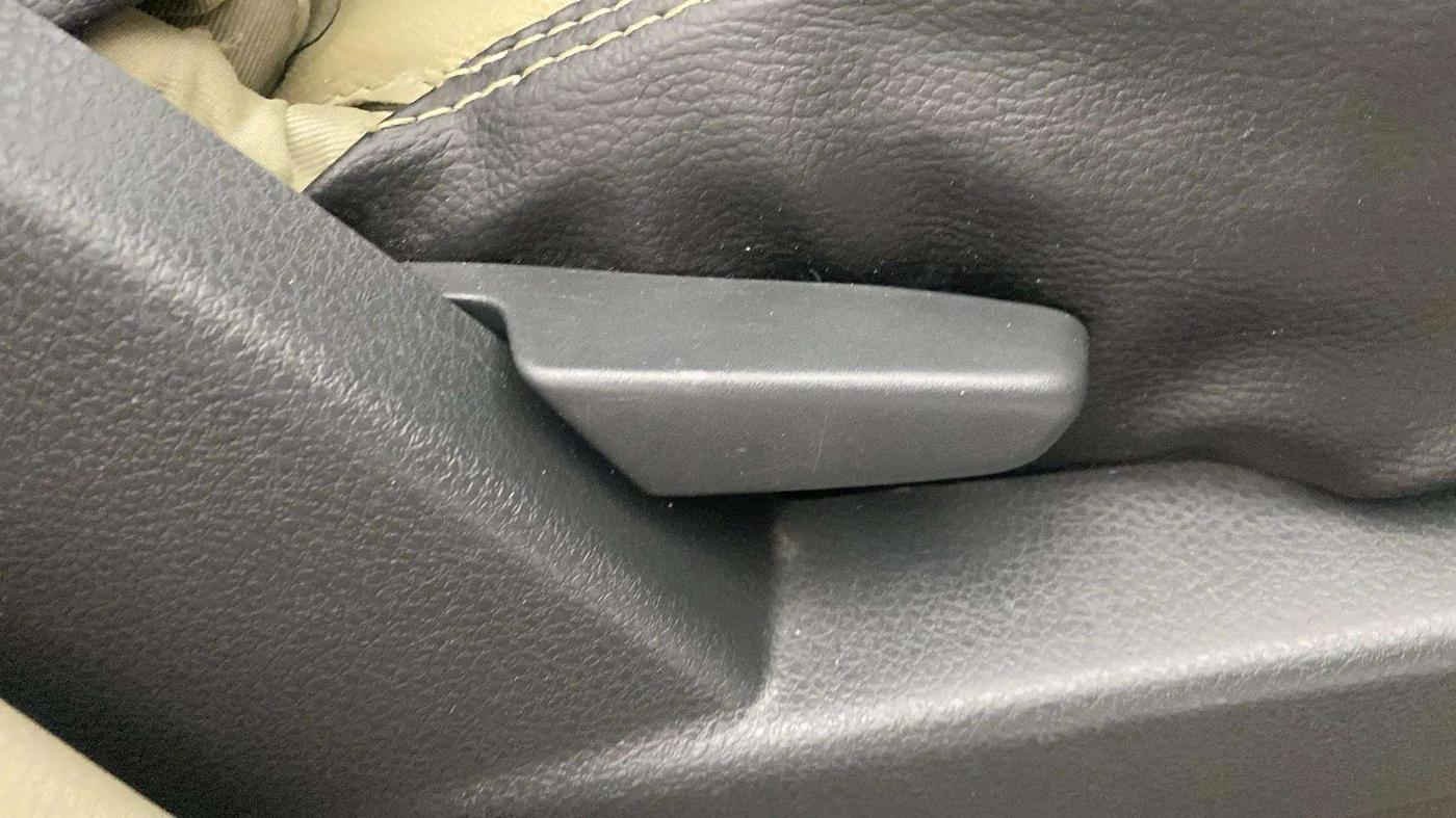 2013 Nissan Terrano XL (P), Petrol, Manual, 51,321 km, Driver Side Adjustment Panel