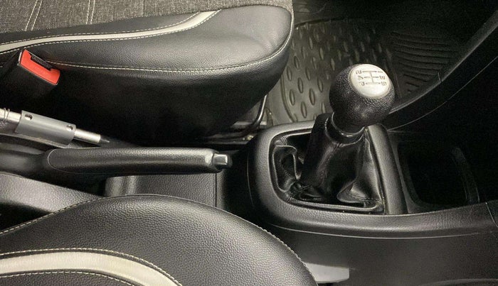 2015 Maruti Swift LXI (O), CNG, Manual, 89,496 km, Gear Lever