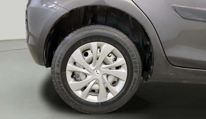 2015 Maruti Swift LXI (O), CNG, Manual, 89,496 km, Right Rear Wheel
