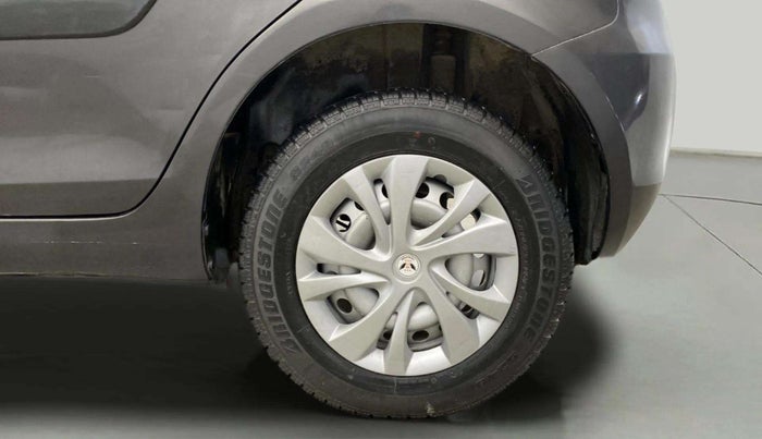 2015 Maruti Swift LXI (O), CNG, Manual, 89,496 km, Left Rear Wheel