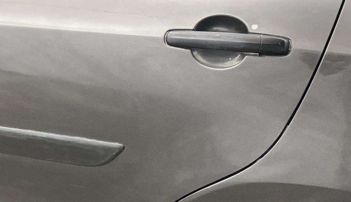 2015 Maruti Swift LXI (O), CNG, Manual, 89,496 km, Rear left door - Slightly dented