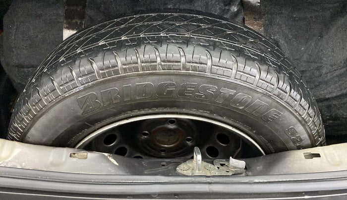 2015 Maruti Swift LXI (O), CNG, Manual, 89,496 km, Spare Tyre