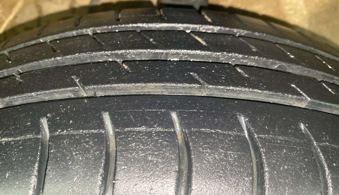2018 Maruti Alto K10 VXI, Petrol, Manual, 70,491 km, Right Front Tyre Tread