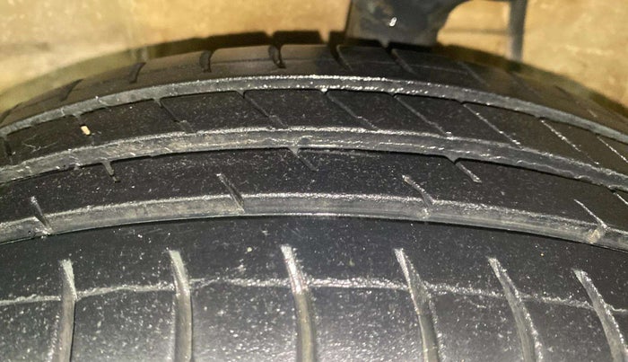2018 Maruti Alto K10 VXI, Petrol, Manual, 70,491 km, Left Front Tyre Tread