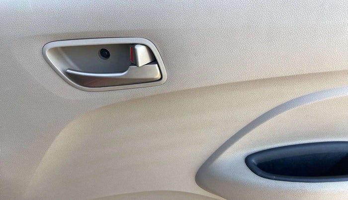 2019 Hyundai NEW SANTRO MAGNA CNG, CNG, Manual, 25,938 km, Driver Side Door Panels Control
