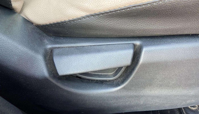 2019 Hyundai NEW SANTRO MAGNA CNG, CNG, Manual, 25,938 km, Driver Side Adjustment Panel
