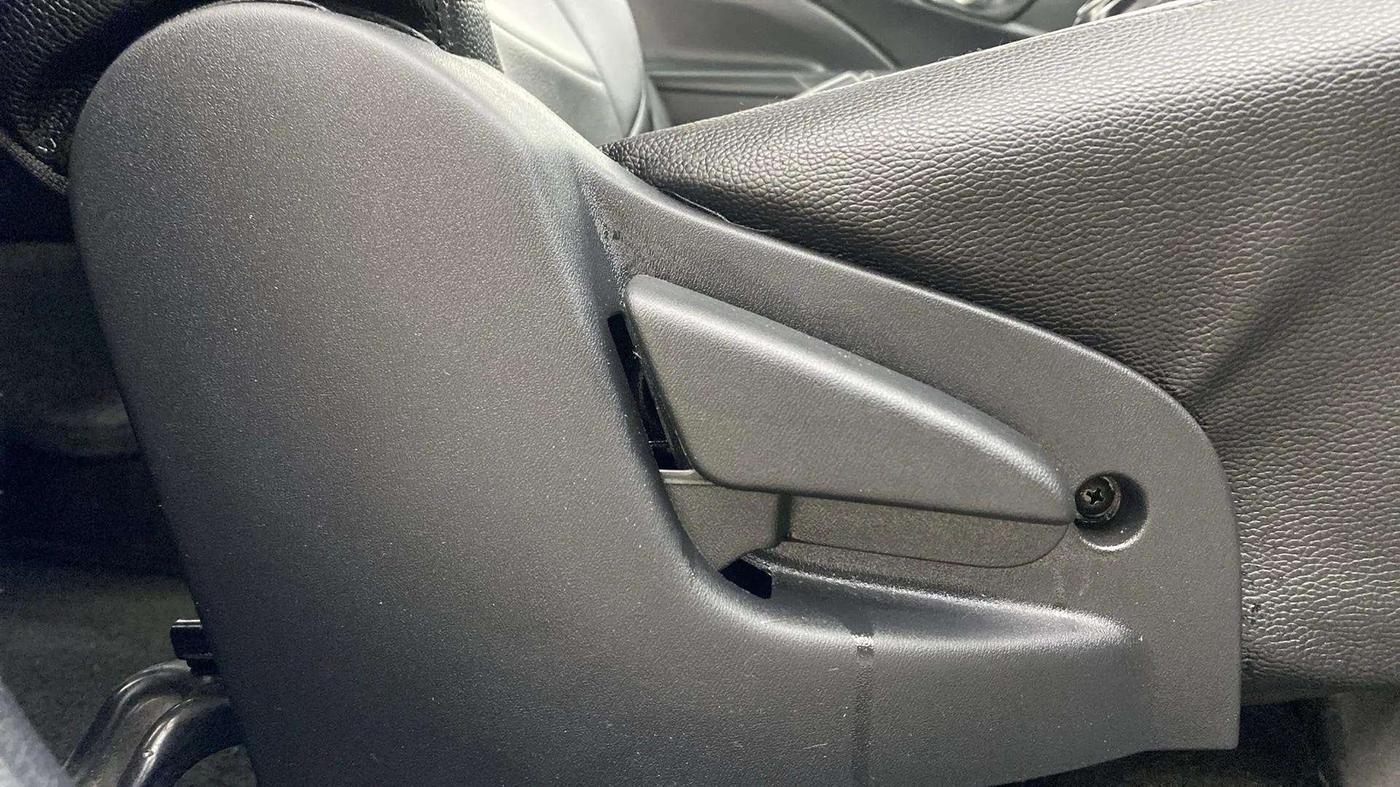 2019 Datsun Go Plus T CVT, Petrol, Automatic, 30,503 km, Driver Side Adjustment Panel