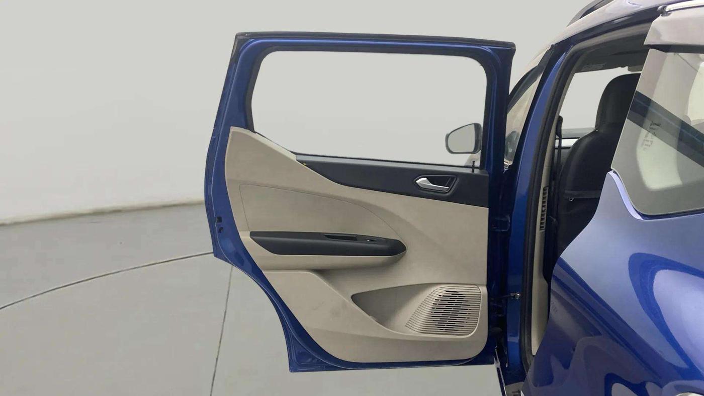 2022 Renault TRIBER RXZ AMT, Petrol, Automatic, 18,838 km, LHS Rear Door