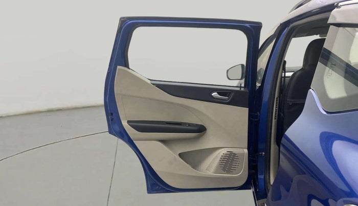 2022 Renault TRIBER RXZ AMT, Petrol, Automatic, 18,838 km, LHS Rear Door