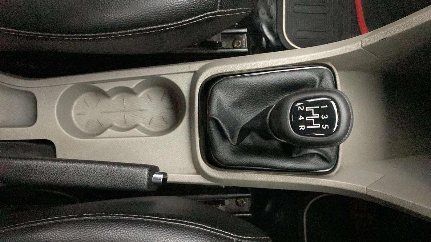2018 Tata Tiago XZ PETROL, Petrol, Manual, 77,715 km, Gear Lever