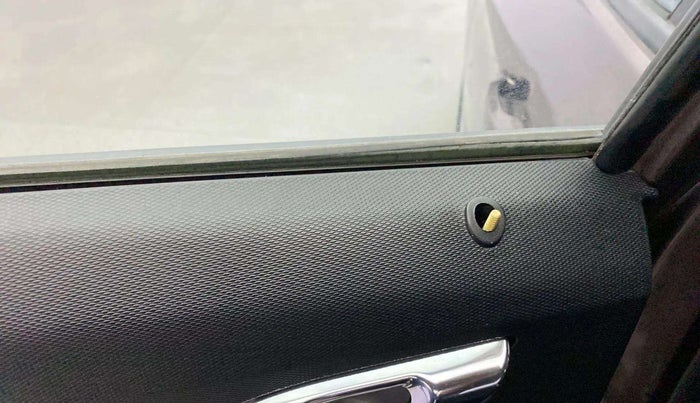 2018 Tata Tiago XZ PETROL, Petrol, Manual, 77,674 km, Lock system - Door lock knob has minor damage