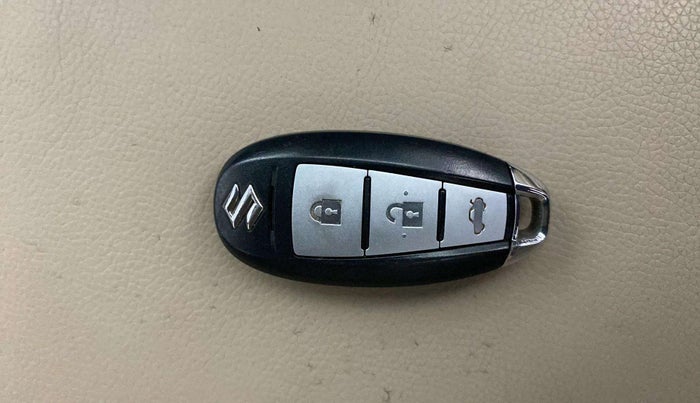 2015 Maruti Ciaz ZXI AT, Petrol, Automatic, 76,768 km, Key Close Up