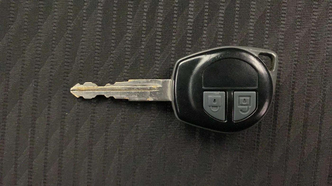 2016 Maruti Swift VXI O, Petrol, Manual, 32,311 km, Key Close Up