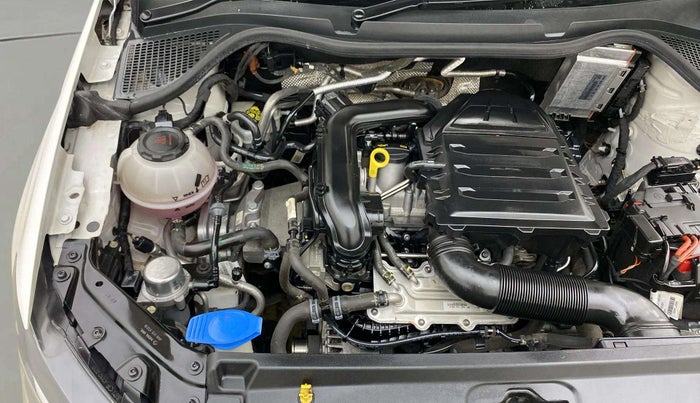 2021 Volkswagen Polo HIGHLINE PLUS 1.0L TSI AT, Petrol, Automatic, 25,313 km, Engine View - Right