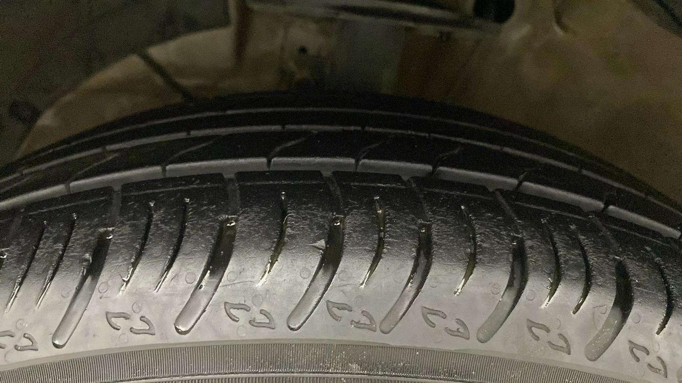 2024 Maruti XL6 ZETA CNG, CNG, Manual, 14,897 km, Left Front Tyre Tread