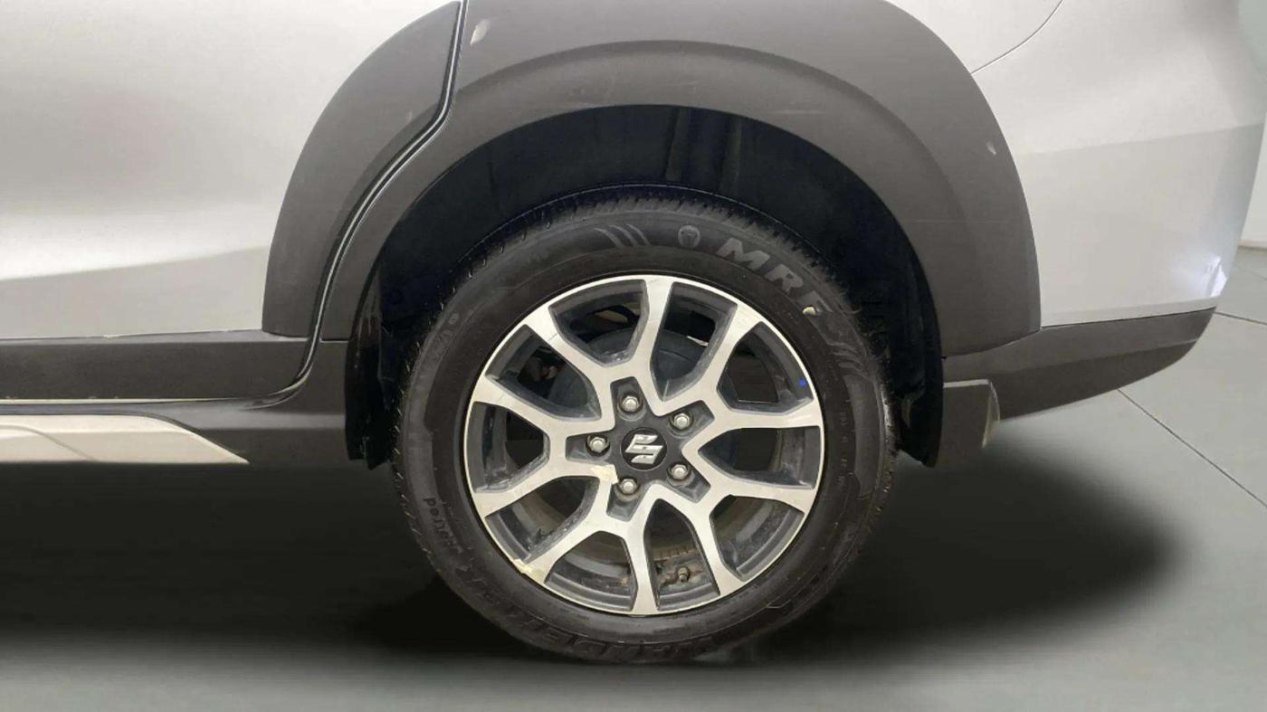 2024 Maruti XL6 ZETA CNG, CNG, Manual, 14,897 km, Left Rear Wheel