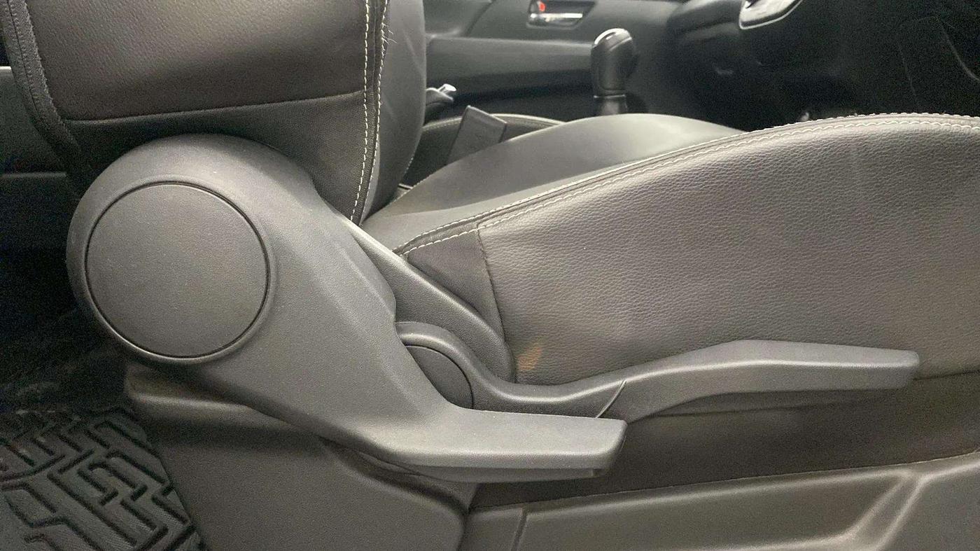 2024 Maruti XL6 ZETA CNG, CNG, Manual, 14,897 km, Driver Side Adjustment Panel
