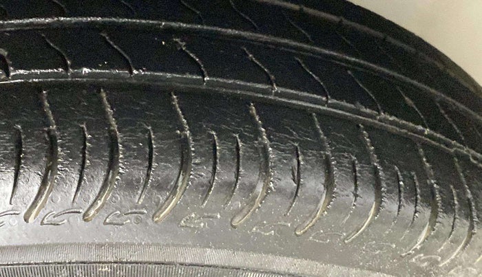 2020 Maruti S PRESSO VXI AMT, Petrol, Automatic, 56,503 km, Right Front Tyre Tread