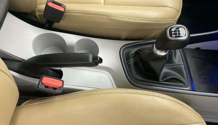 2023 Hyundai NEW I20 ASTA (O) 1.2 MT, Petrol, Manual, 19,018 km, Gear Lever