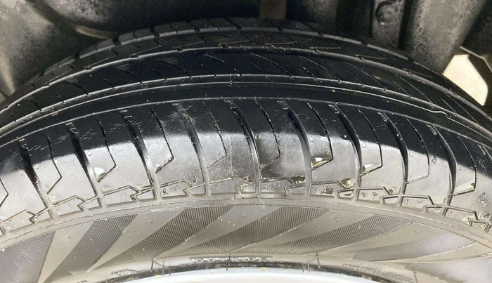2014 Maruti Swift Dzire VDI, Diesel, Manual, 77,608 km, Left Rear Tyre Tread