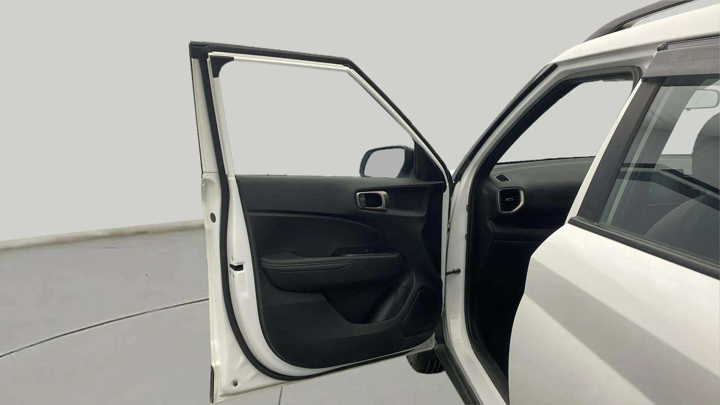 2024 Hyundai VENUE S (O) 1.2 KNIGHT EDITION, Petrol, Manual, 4,210 km, LHS Front Door
