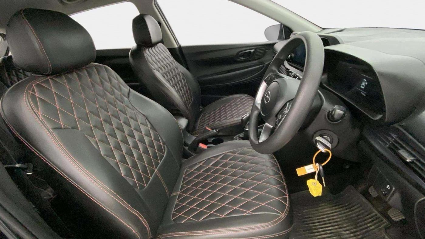 2021 Hyundai NEW I20 SPORTZ 1.5 MT, Diesel, Manual, 71,960 km, Right Side Front Door Cabin