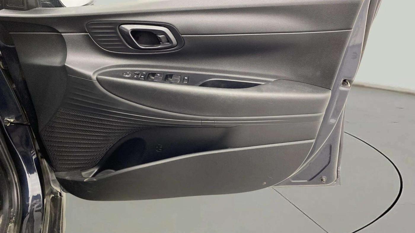 2021 Hyundai NEW I20 SPORTZ 1.5 MT, Diesel, Manual, 71,960 km, Driver Side Door Panels Control