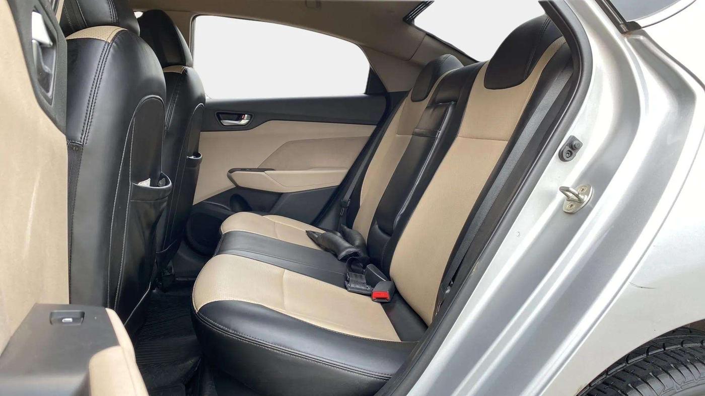 2019 Hyundai Verna 1.6 VTVT SX, Petrol, Manual, 36,205 km, Right Side Rear Door Cabin