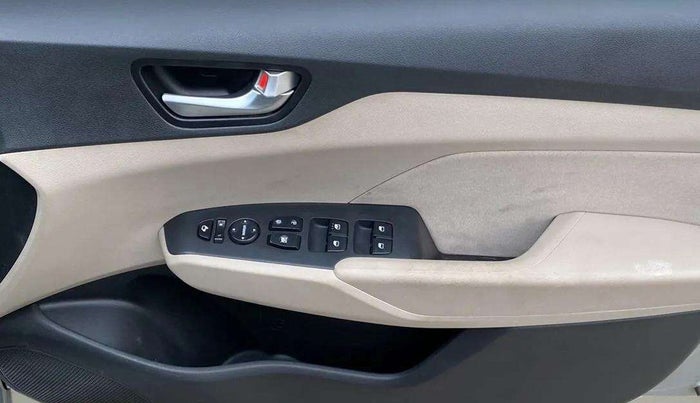2019 Hyundai Verna 1.6 VTVT SX, Petrol, Manual, 36,205 km, Driver Side Door Panels Control