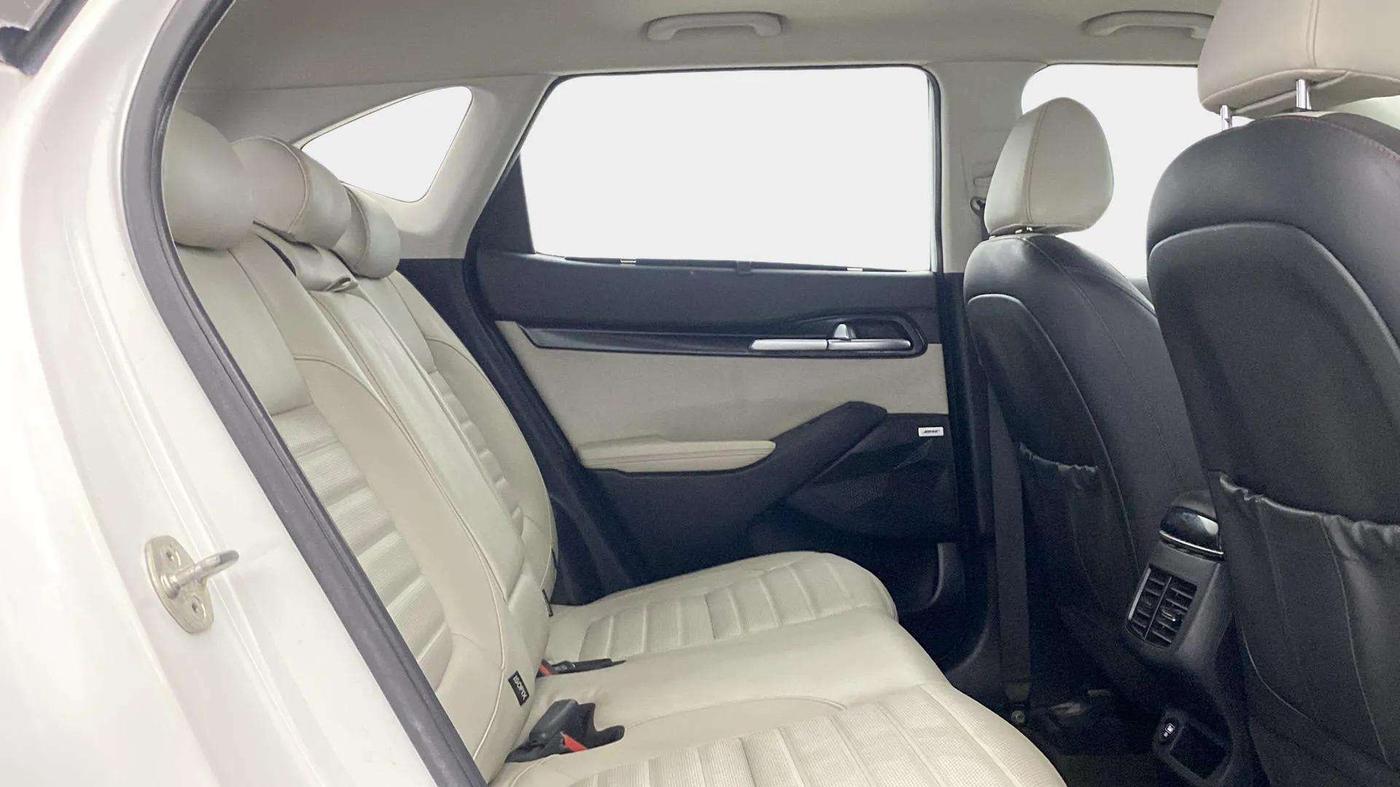 2020 KIA SELTOS GTX PLUS AT 1.5 DIESEL, Diesel, Automatic, 60,615 km, Right Side Rear Door Cabin