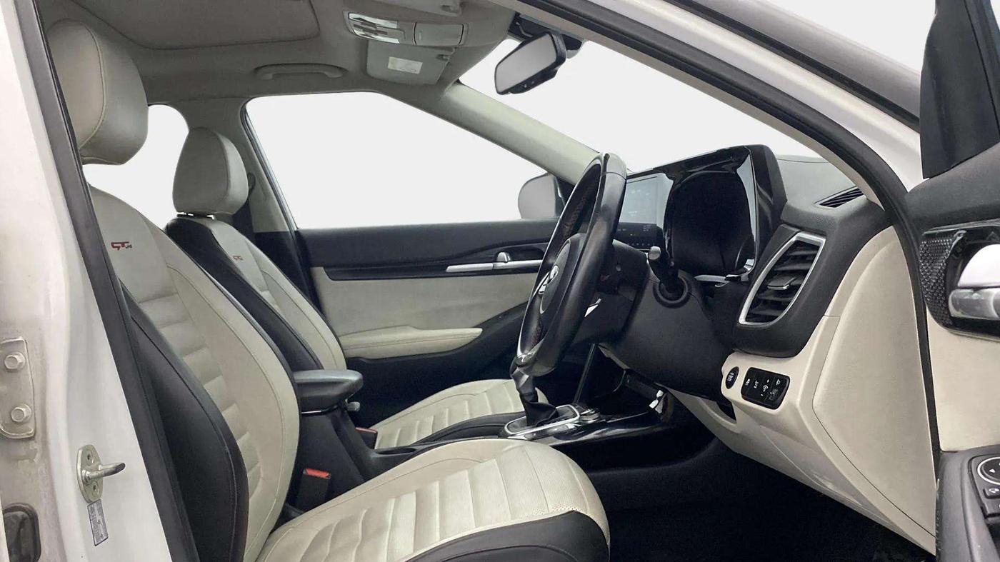 2020 KIA SELTOS GTX PLUS AT 1.5 DIESEL, Diesel, Automatic, 60,615 km, Right Side Front Door Cabin