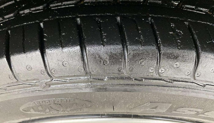 2023 Tata NEXON XMA PLUS SUNROOF PETROL, Petrol, Automatic, 36,650 km, Right Front Tyre Tread