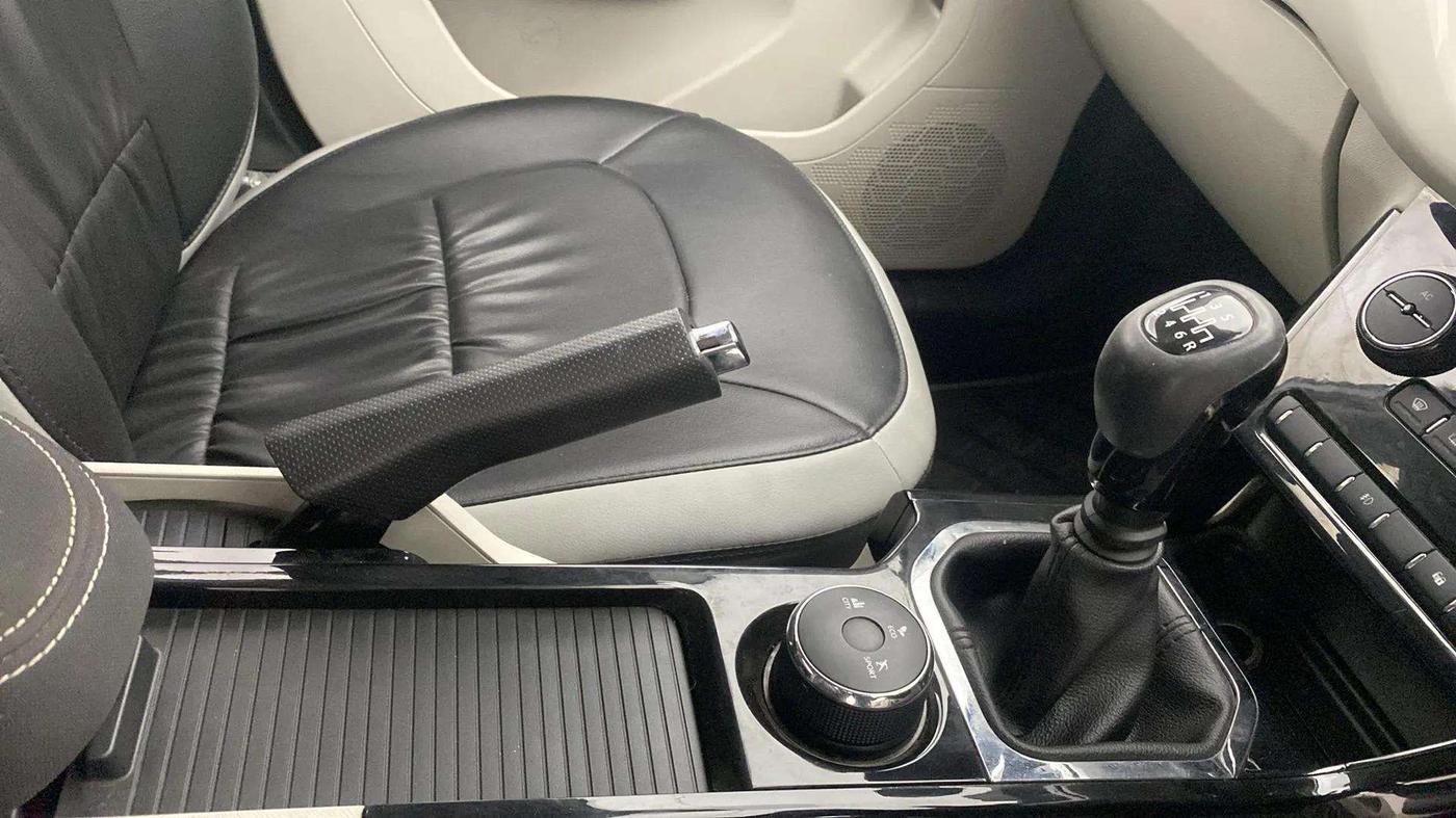 2022 Tata NEXON XZ PLUS PETROL, Petrol, Manual, 31,592 km, Gear Lever