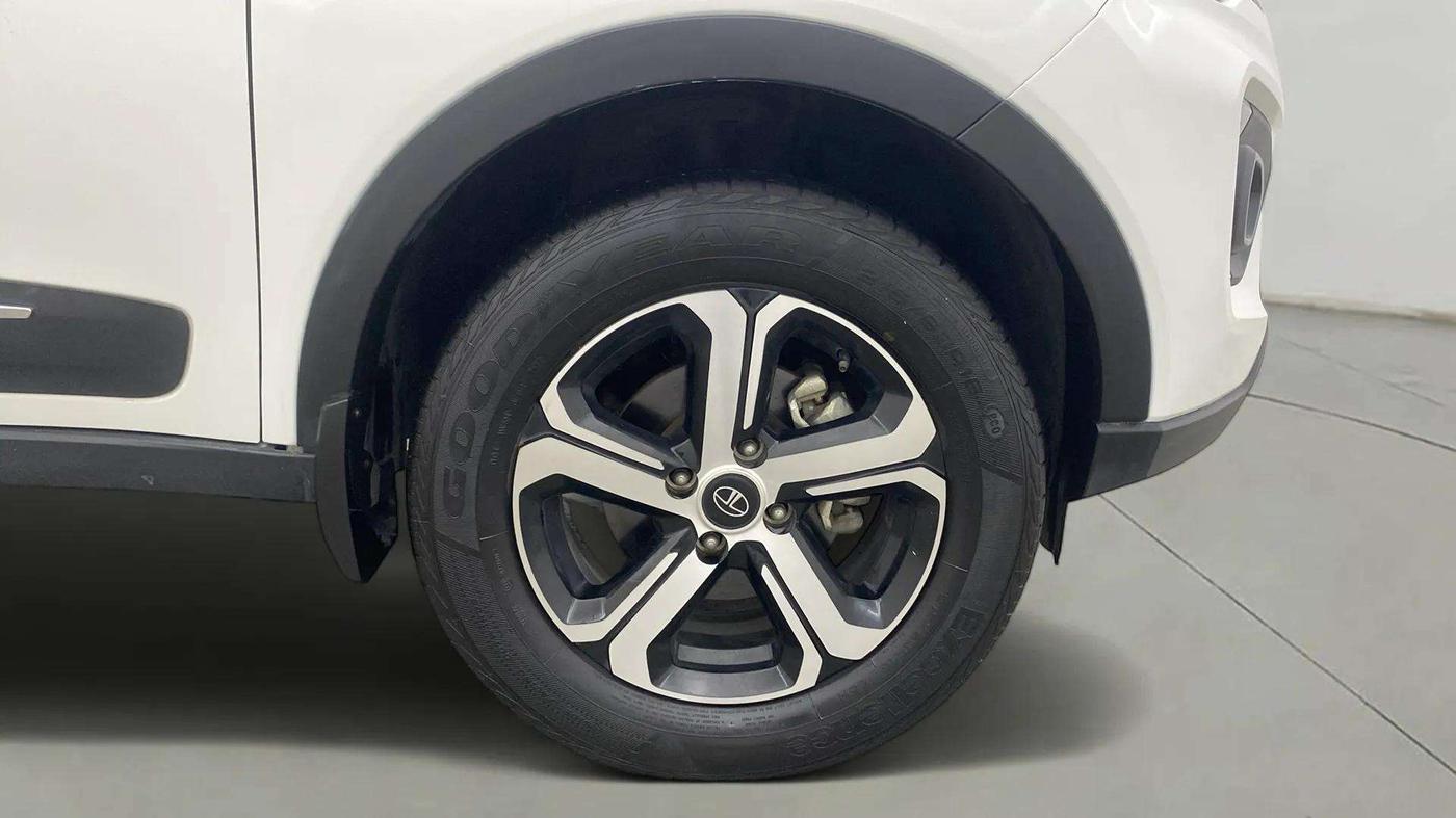 2022 Tata NEXON XZ PLUS PETROL, Petrol, Manual, 31,592 km, Right Front Wheel