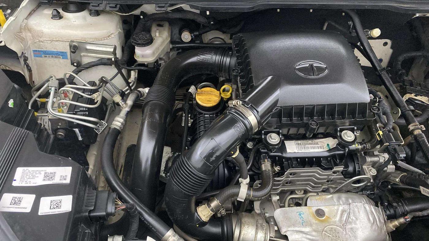 2022 Tata NEXON XZ PLUS PETROL, Petrol, Manual, 31,592 km, Engine View - Right
