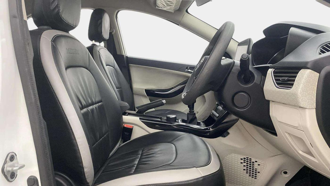 2022 Tata NEXON XZ PLUS PETROL, Petrol, Manual, 31,592 km, Right Side Front Door Cabin