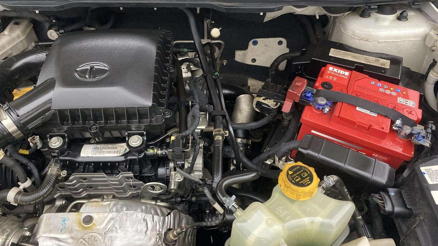 2022 Tata NEXON XZ PLUS PETROL, Petrol, Manual, 31,592 km, Engine View - Left