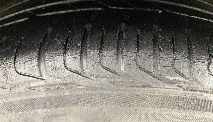2021 Tata NEXON XZ PLUS PETROL, Petrol, Manual, 61,845 km, Right Front Tyre Tread