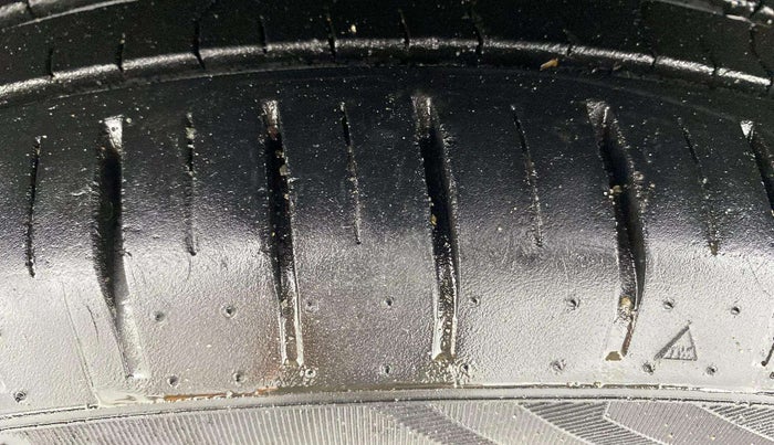 2023 Maruti Baleno ALPHA 1.2 AGS, Petrol, Automatic, 23,545 km, Left Front Tyre Tread