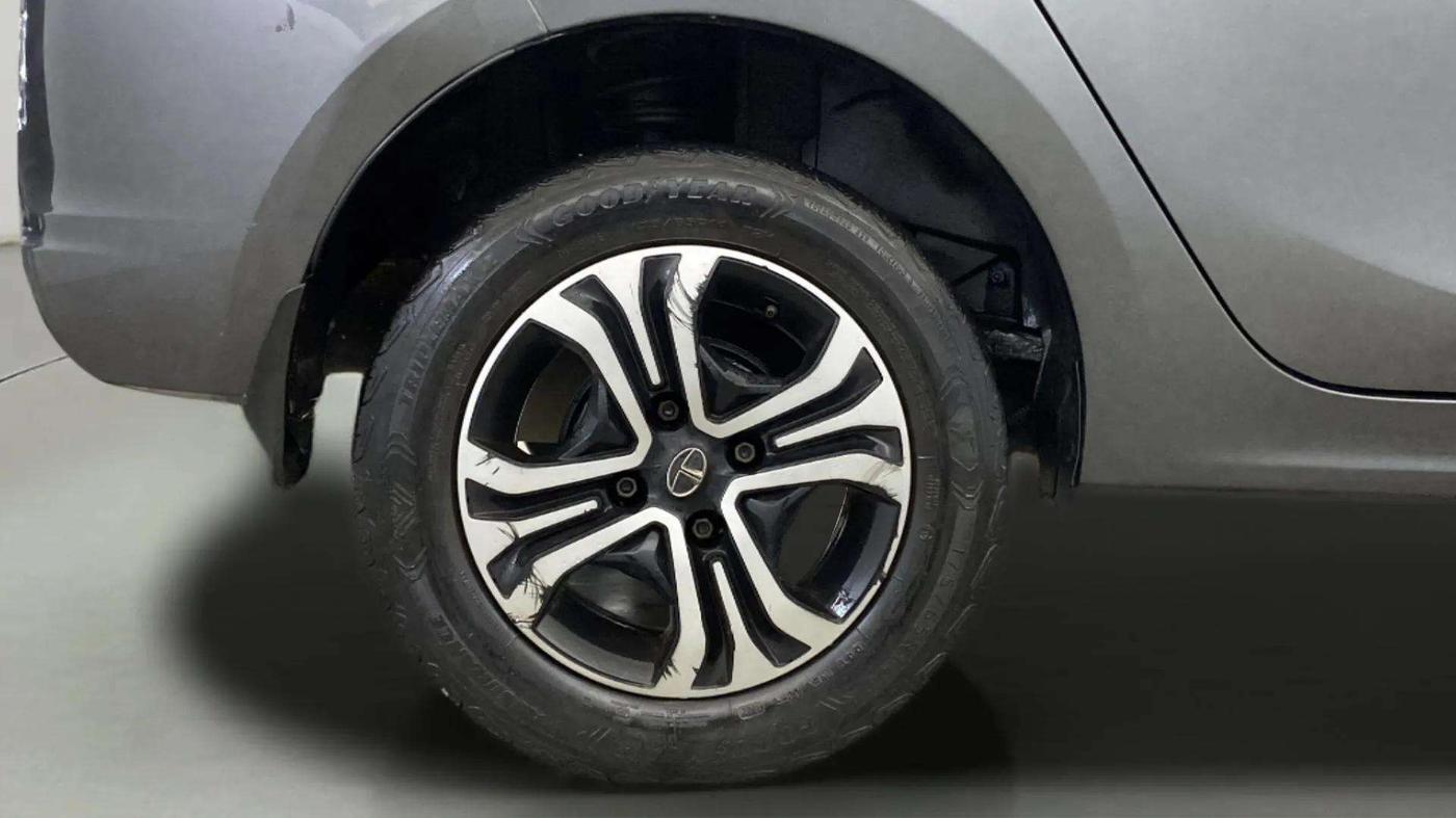 2022 Tata TIGOR XZ PLUS CNG, CNG, Manual, 74,711 km, Right Rear Wheel