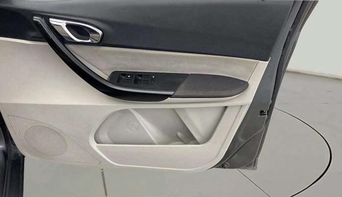 2022 Tata TIGOR XZ PLUS CNG, CNG, Manual, 74,703 km, Driver Side Door Panels Control