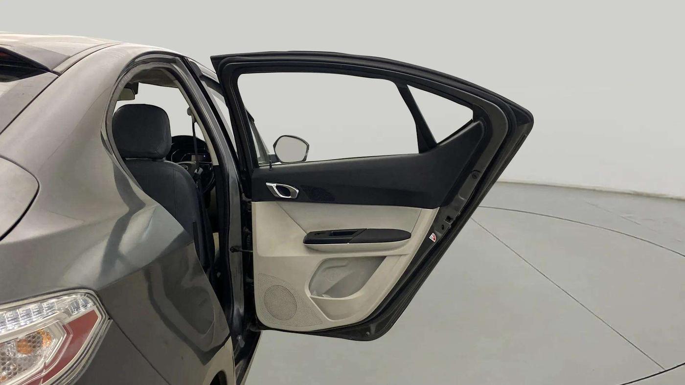 2022 Tata TIGOR XZ PLUS CNG, CNG, Manual, 74,711 km, RHS Rear Door
