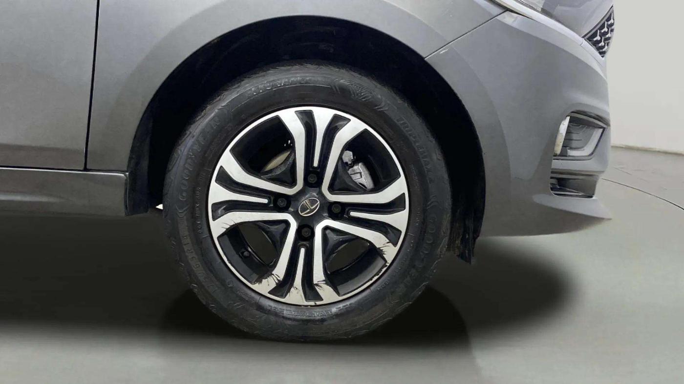 2022 Tata TIGOR XZ PLUS CNG, CNG, Manual, 74,711 km, Right Front Wheel