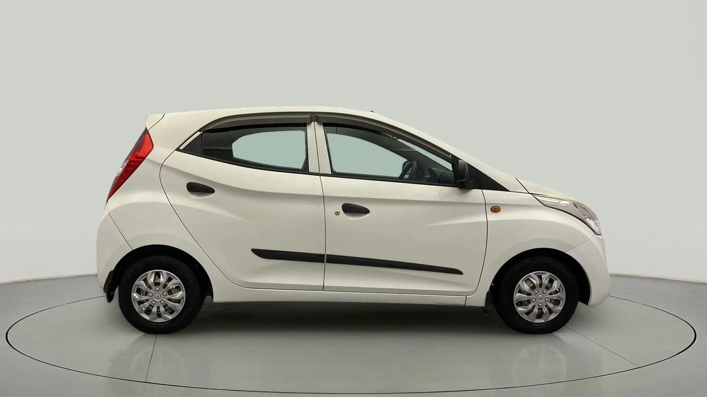 2017 Hyundai Eon ERA +, Petrol, Manual, 67,350 km, Right Side View