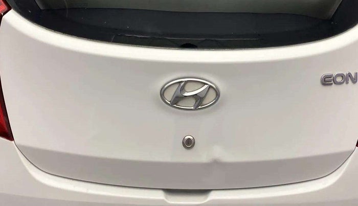 2017 Hyundai Eon ERA +, Petrol, Manual, 67,198 km, Dicky (Boot door) - Slightly dented