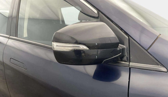 2022 Mahindra XUV700 MX P MT 5 STR, Petrol, Manual, 4,269 km, Right rear-view mirror - Indicator light has minor damage