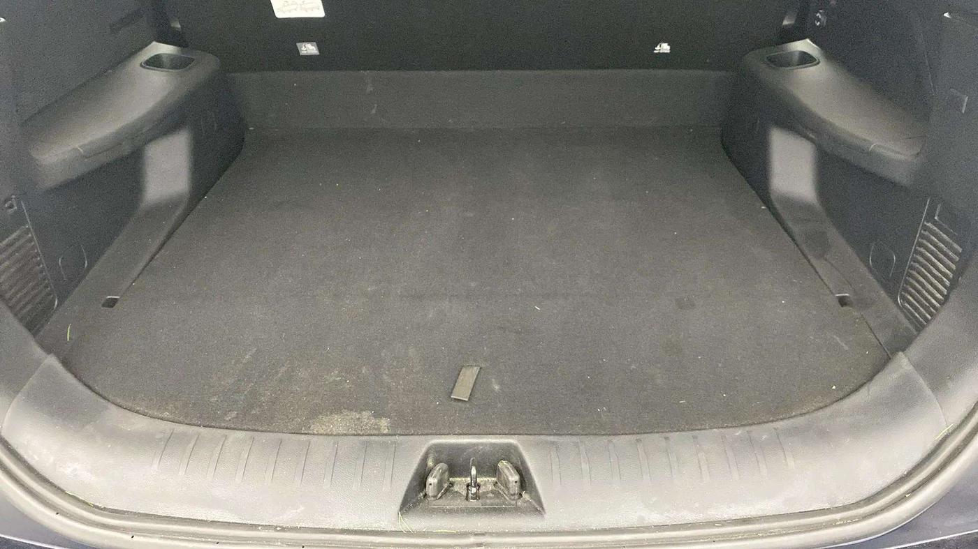 2022 Mahindra XUV700 MX P MT 5 STR, Petrol, Manual, 4,285 km, Boot Inside