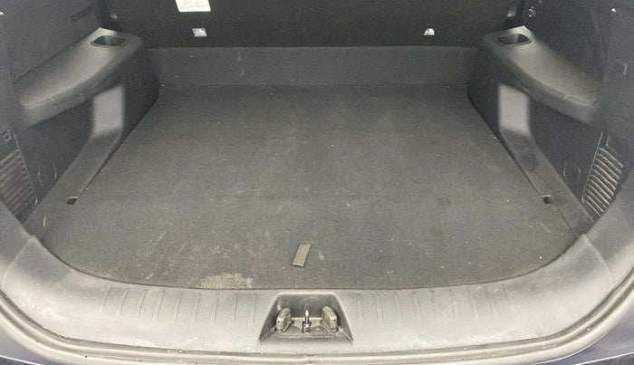 2022 Mahindra XUV700 MX P MT 5 STR, Petrol, Manual, 4,269 km, Boot Inside